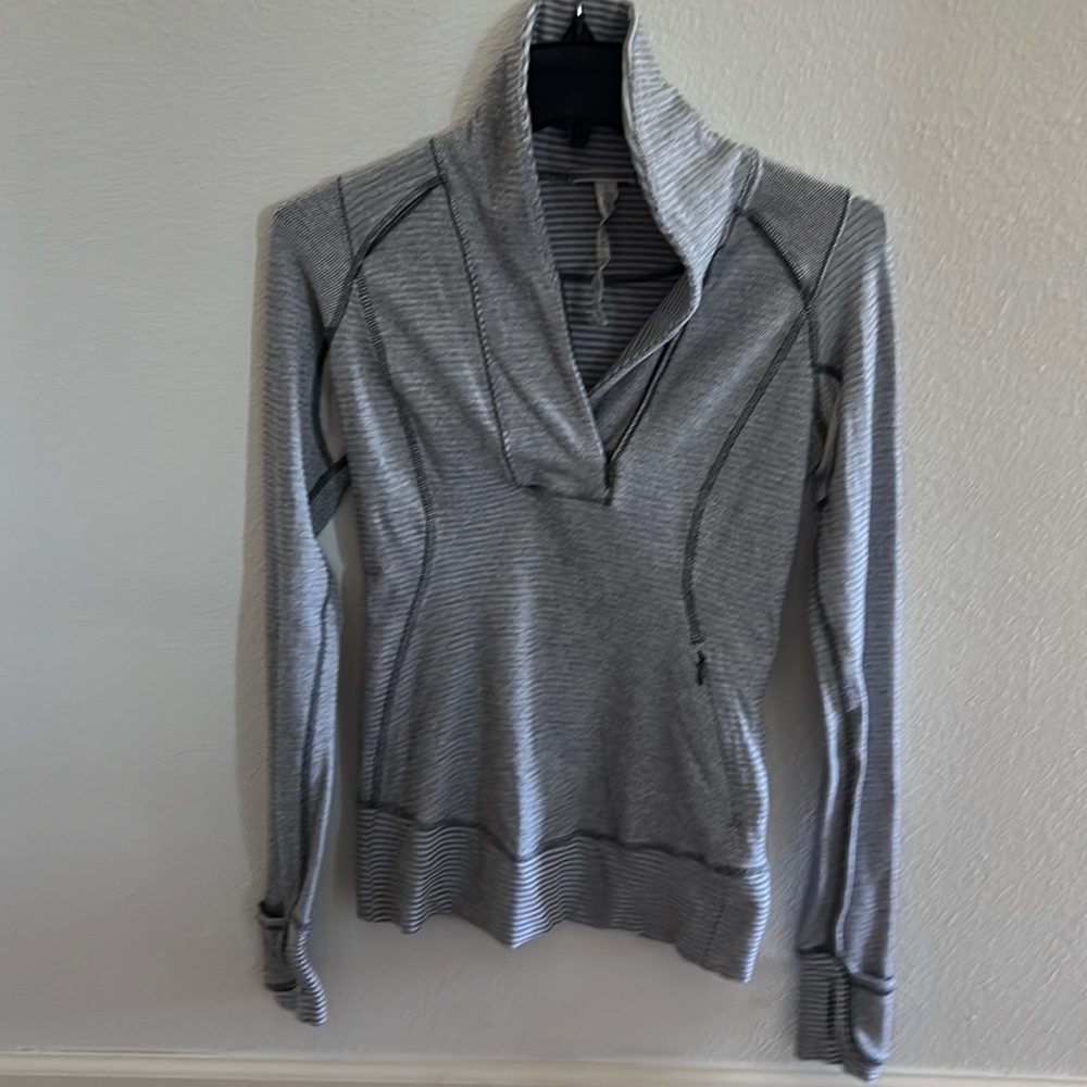 LuluLemon light gray women’s pullover, Size 2